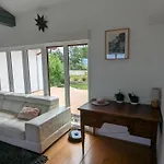 Superbe Avec Piscine Chauffee Et Jardin A 10 Min Du Centre, Pour 12 Personnes - Fr-1-239-1150