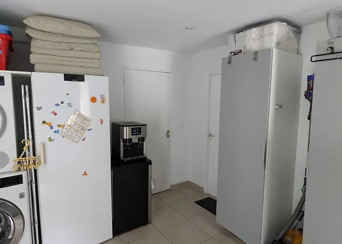 Vakantiehuis Superbe Avec Piscine Chauffee Et Jardin A 10 Min Du Centre, Pour 12 Personnes - Fr-1-239-1150